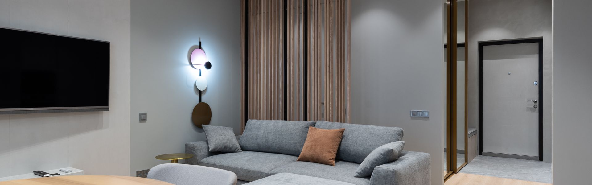 Salon moderne lumineux dans appartement - caméras WiFi intérieur Reolink